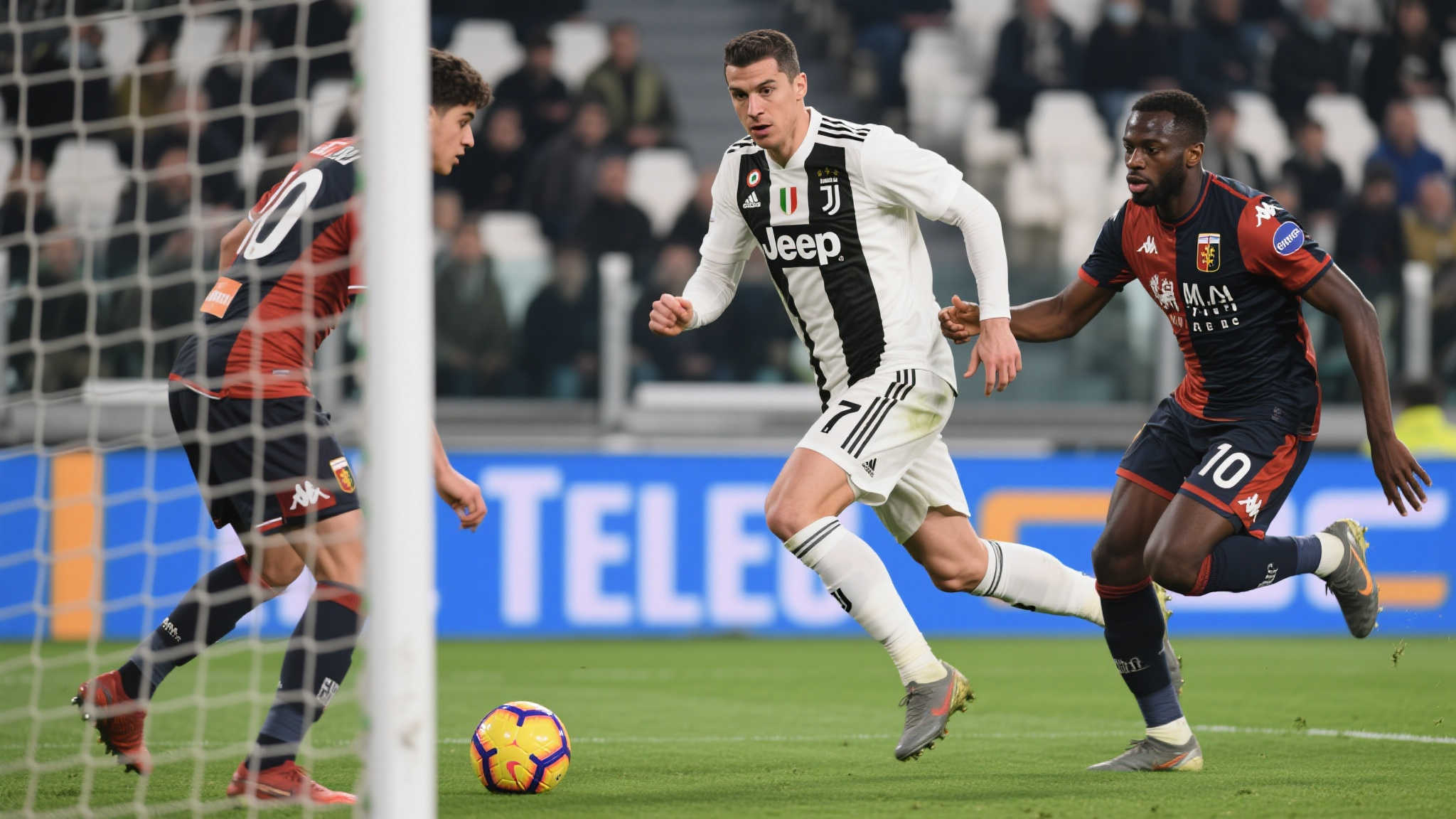 从开局阶段来看，尤文本着稳中求进策略，一边压制对手